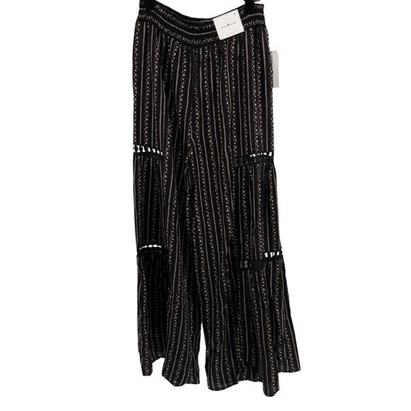 Black and Tan Wide Leg Pants with Crochet Inset - Picture 2 of 9
